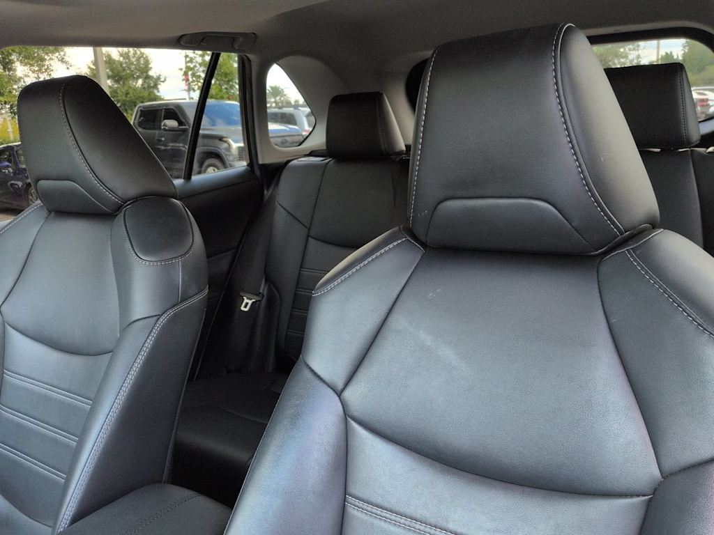 Thumbnail: 2019 Toyota RAV4 - 10