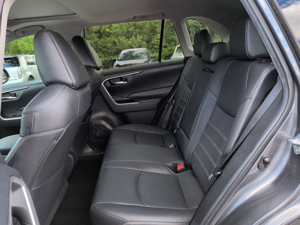 Thumbnail: 2019 Toyota RAV4 - 11
