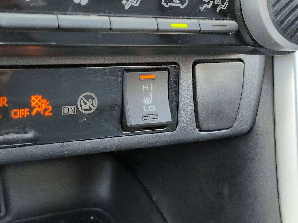 Thumbnail: 2019 Toyota RAV4 - 24