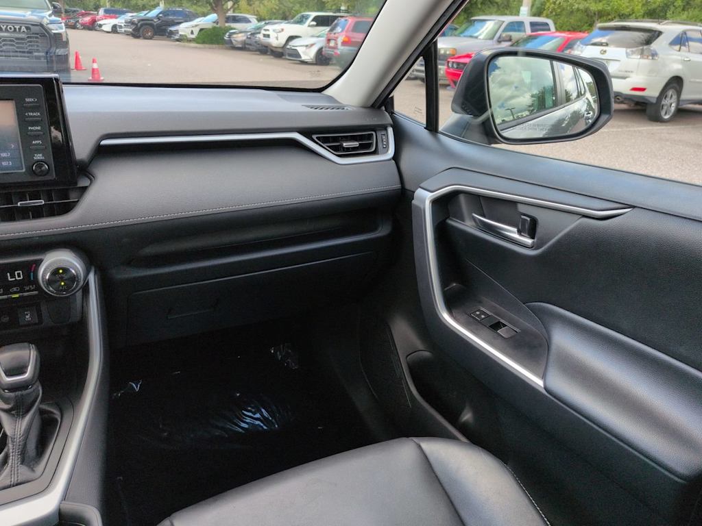 Thumbnail: 2019 Toyota RAV4 - 20
