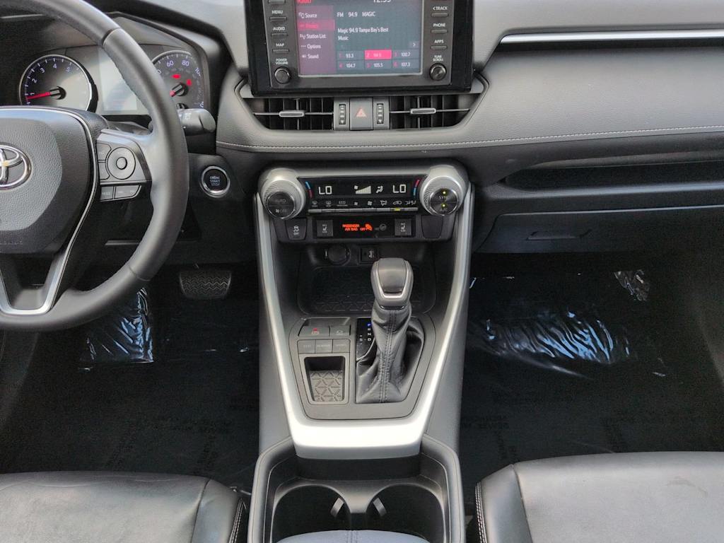 Thumbnail: 2019 Toyota RAV4 - 12