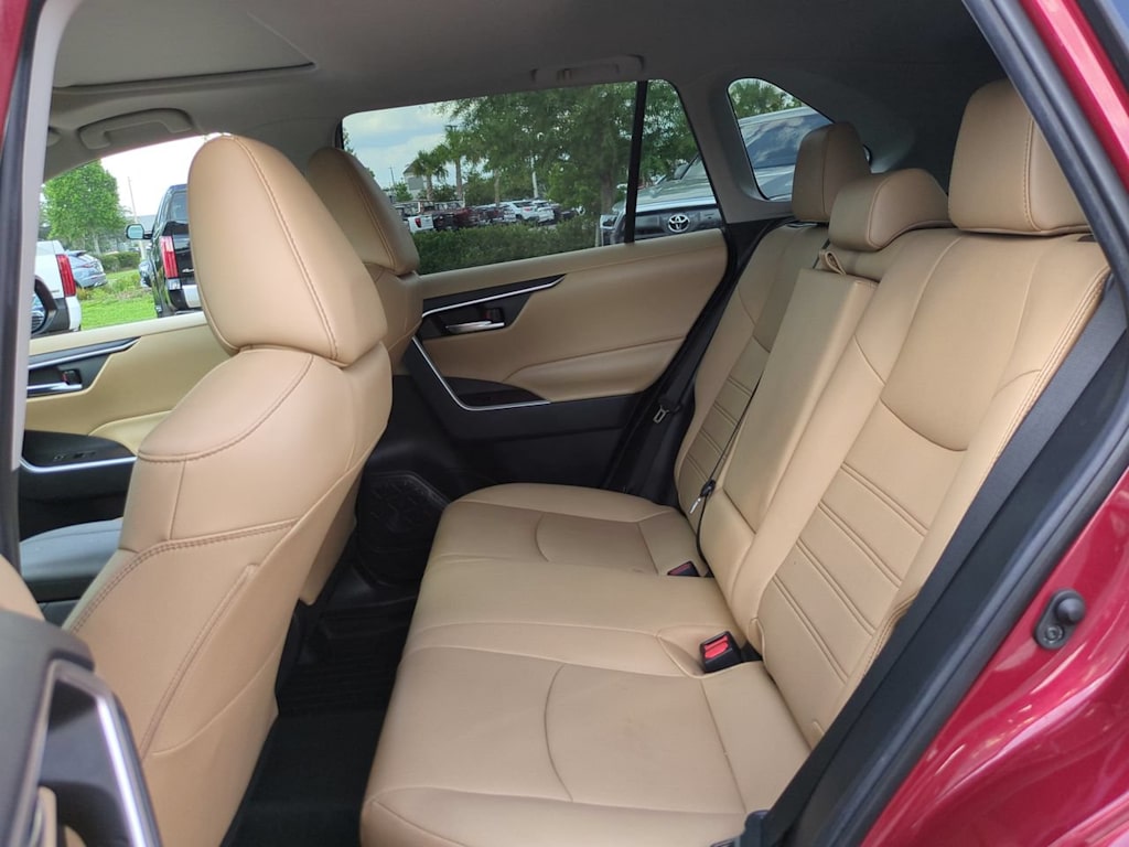 Thumbnail: 2019 Toyota RAV4 - 11
