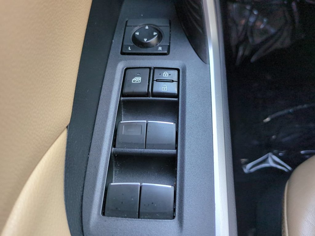 Thumbnail: 2019 Toyota RAV4 - 25