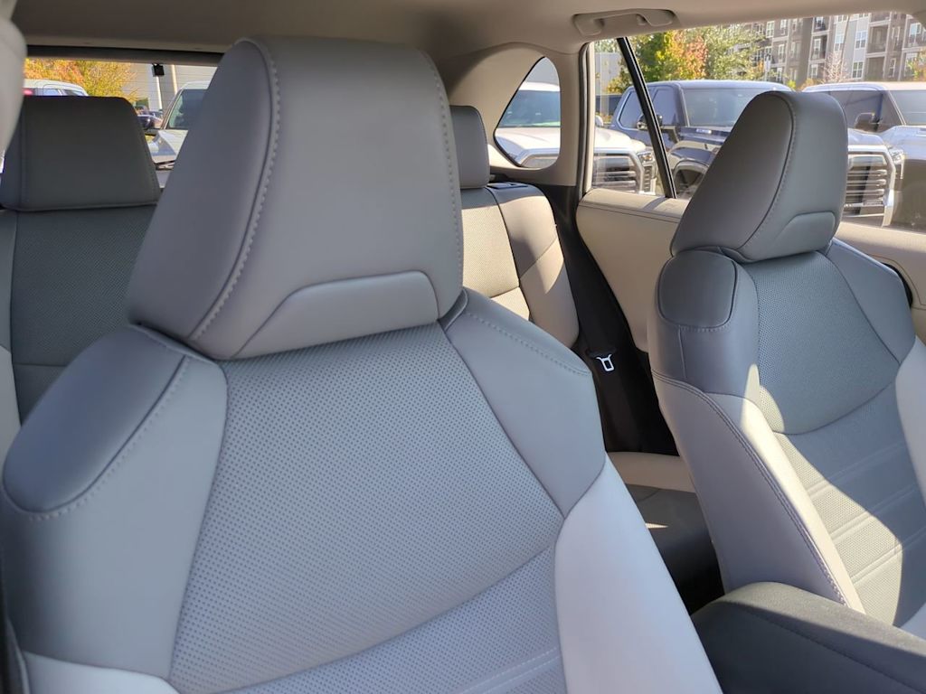 Thumbnail: 2024 Toyota RAV4 - 9