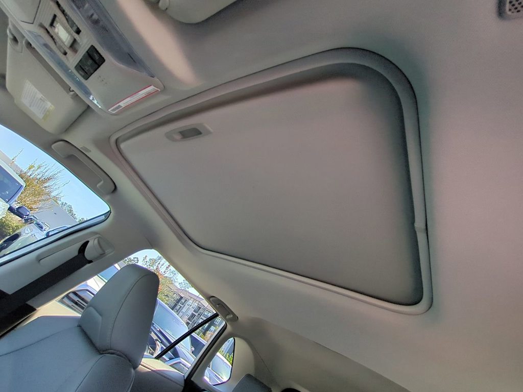 Thumbnail: 2024 Toyota RAV4 - 21