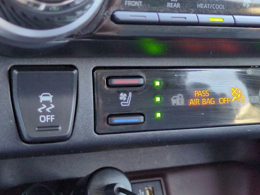 Thumbnail: 2024 Toyota RAV4 - 24