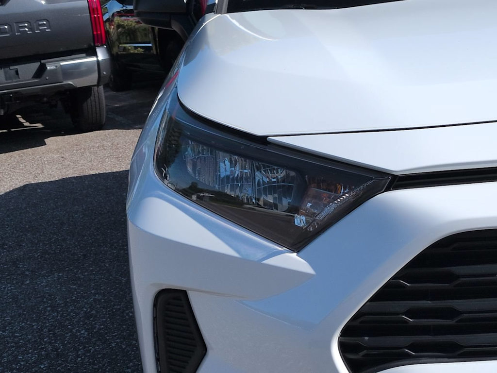 Thumbnail: 2022 Toyota RAV4 - 18