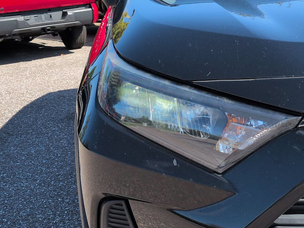 Thumbnail: 2021 Toyota RAV4 - 18