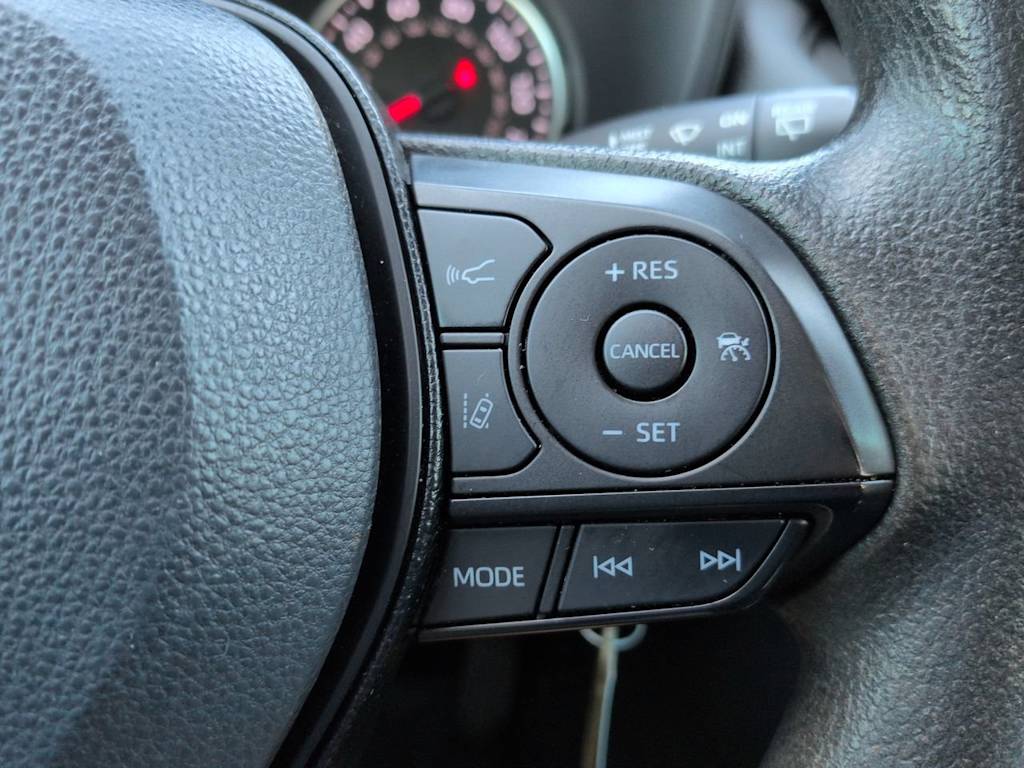 Thumbnail: 2021 Toyota RAV4 - 24