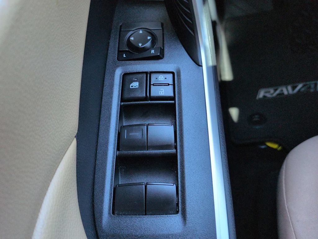 Thumbnail: 2025 Toyota RAV4 - 23