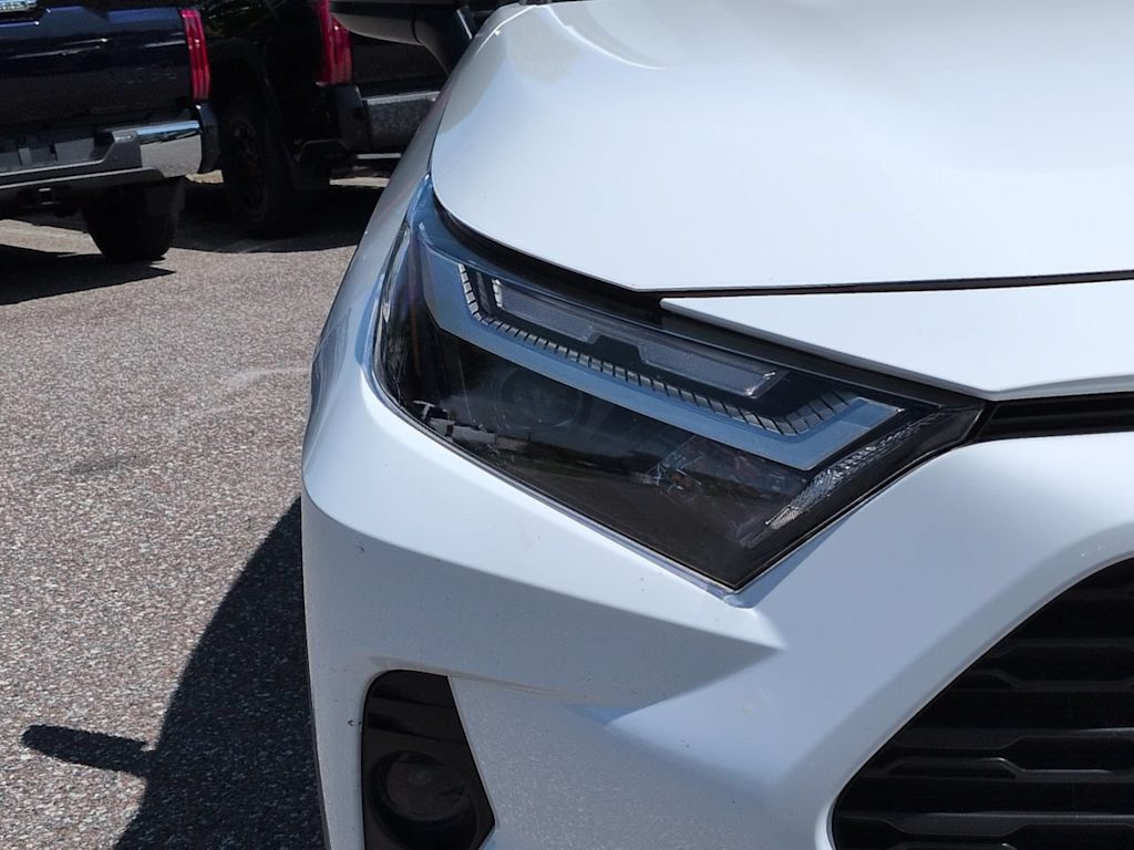 Thumbnail: 2025 Toyota RAV4 - 18