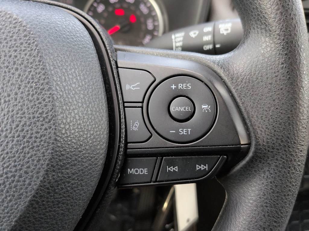 Thumbnail: 2020 Toyota RAV4 - 25