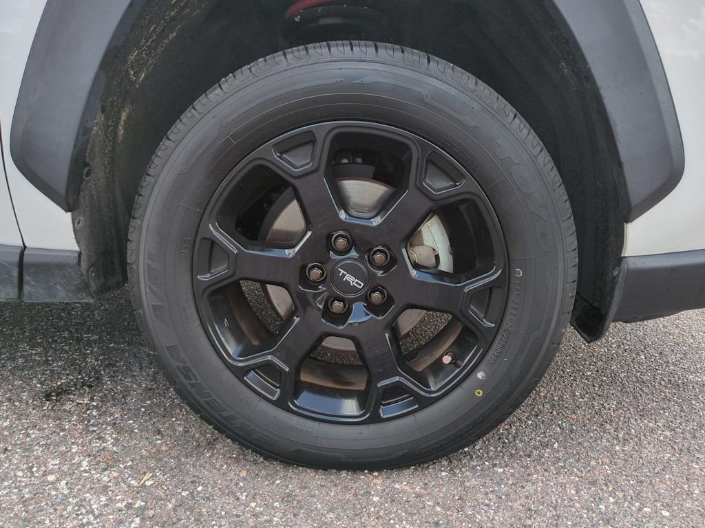 Thumbnail: 2020 Toyota RAV4 - 7