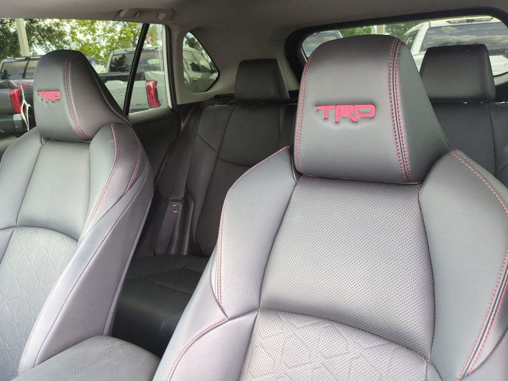Thumbnail: 2020 Toyota RAV4 - 10