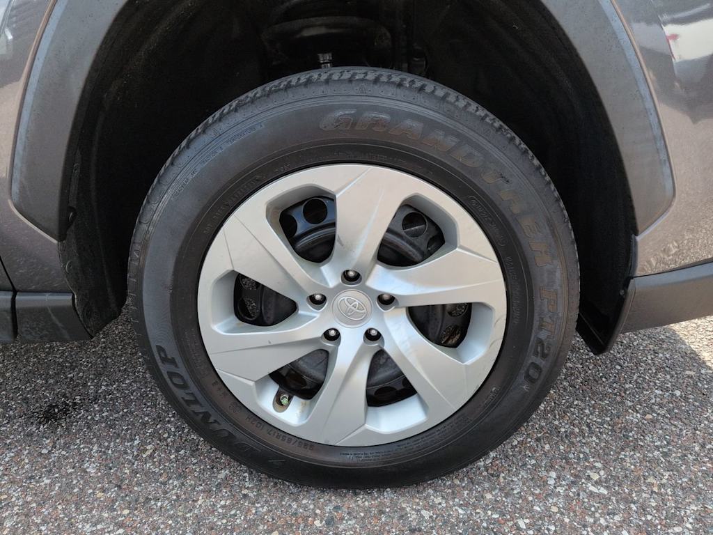 Thumbnail: 2021 Toyota RAV4 - 7