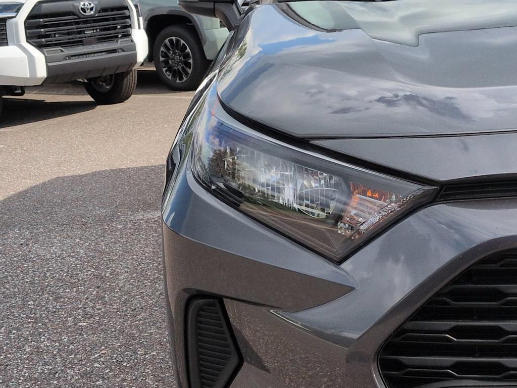Thumbnail: 2021 Toyota RAV4 - 18
