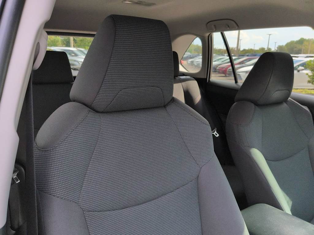 Thumbnail: 2021 Toyota RAV4 - 9