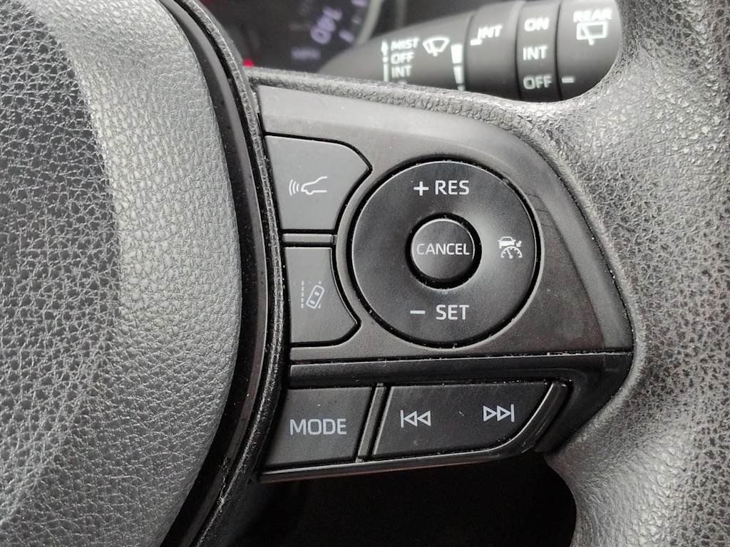 Thumbnail: 2022 Toyota RAV4 - 25