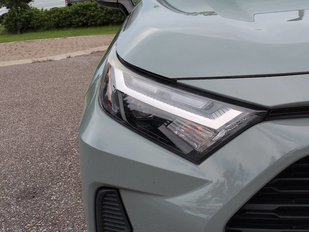 Thumbnail: 2022 Toyota RAV4 - 18