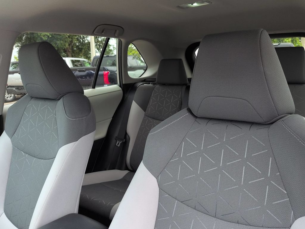 Thumbnail: 2021 Toyota RAV4 - 10