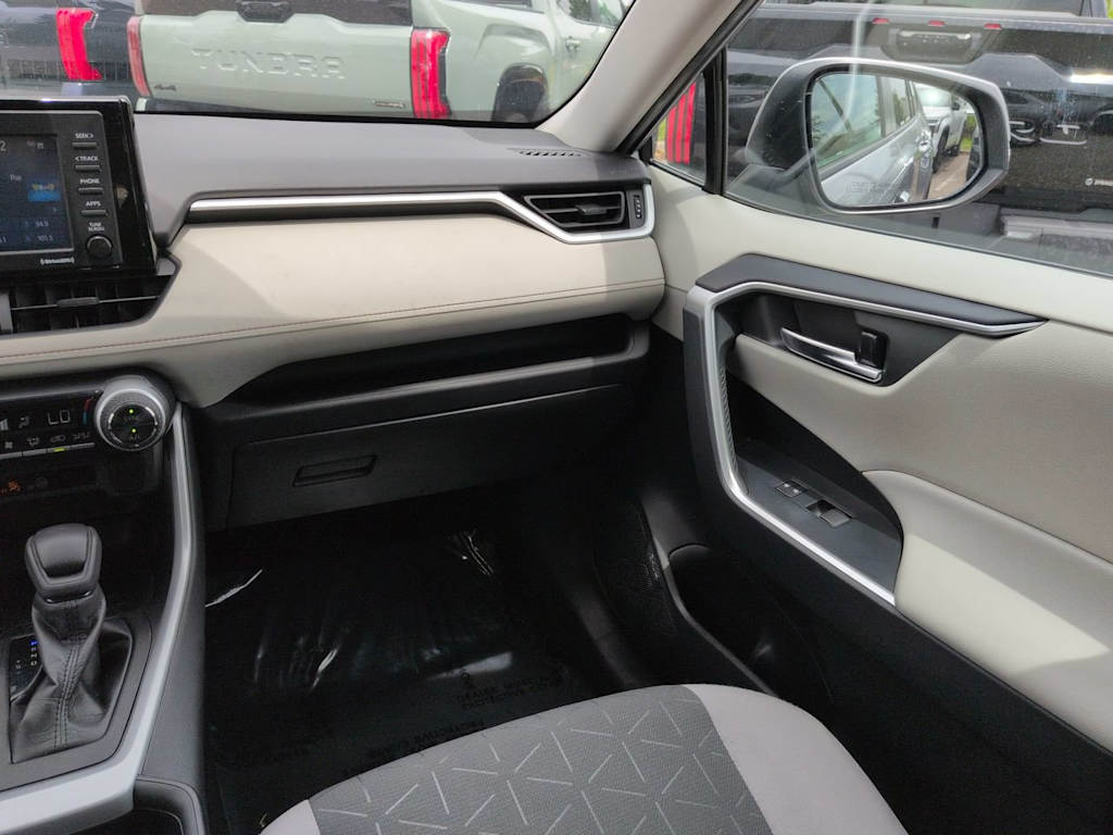 Thumbnail: 2021 Toyota RAV4 - 20