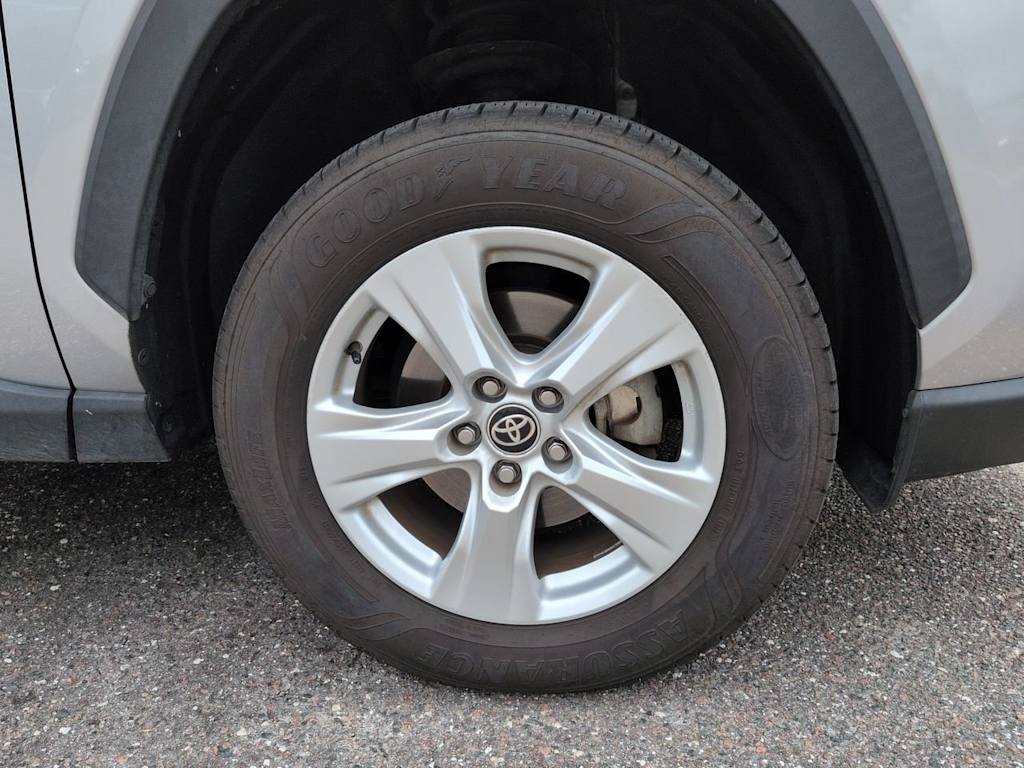 Thumbnail: 2021 Toyota RAV4 - 7