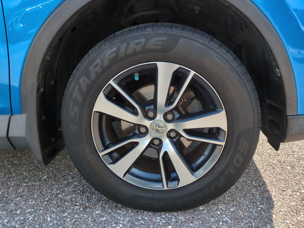 Thumbnail: 2018 Toyota RAV4 - 7