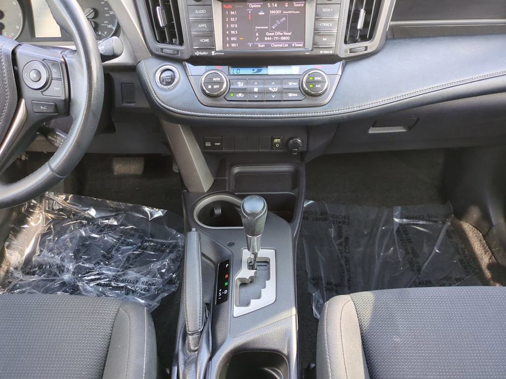 Thumbnail: 2018 Toyota RAV4 - 12