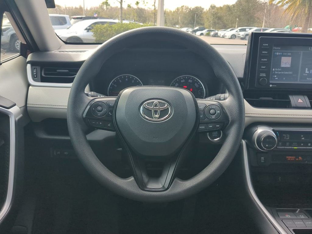 2021 Toyota RAV4 XLE 8