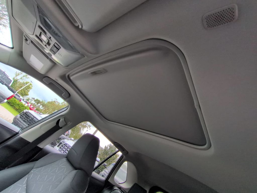 Thumbnail: 2025 Toyota RAV4 - 15