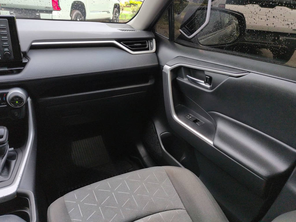 Thumbnail: 2021 Toyota RAV4 - 20