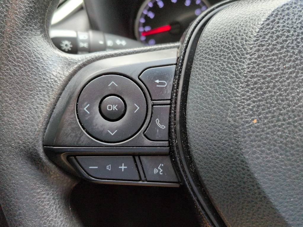Thumbnail: 2021 Toyota RAV4 - 25