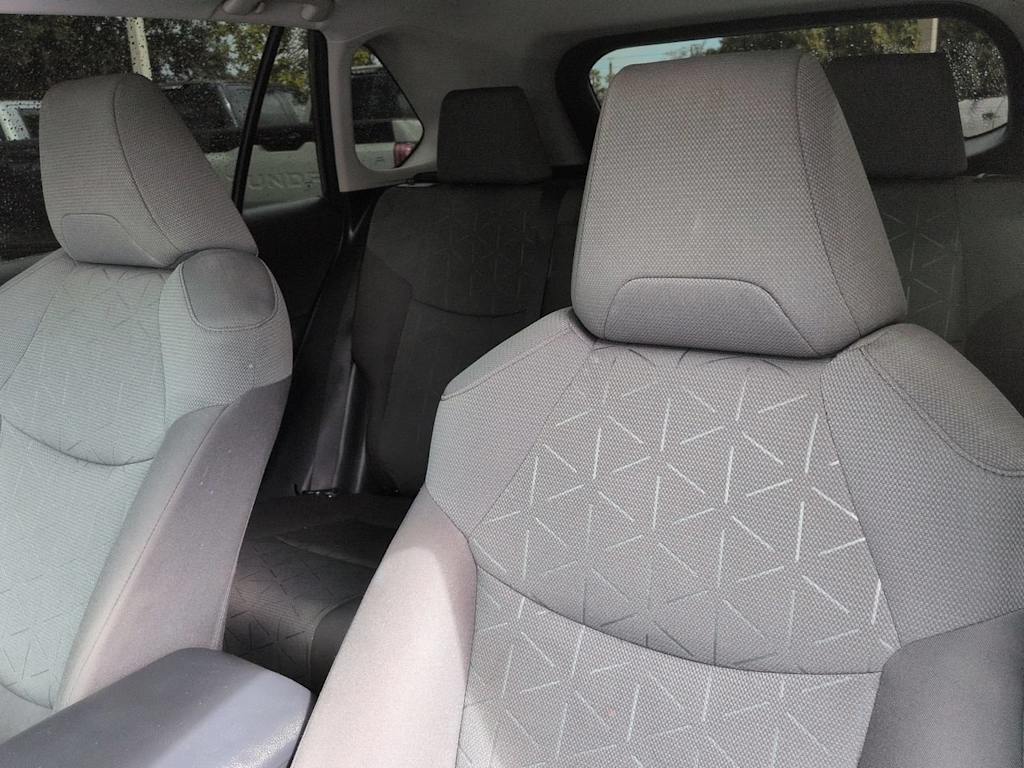 Thumbnail: 2021 Toyota RAV4 - 10