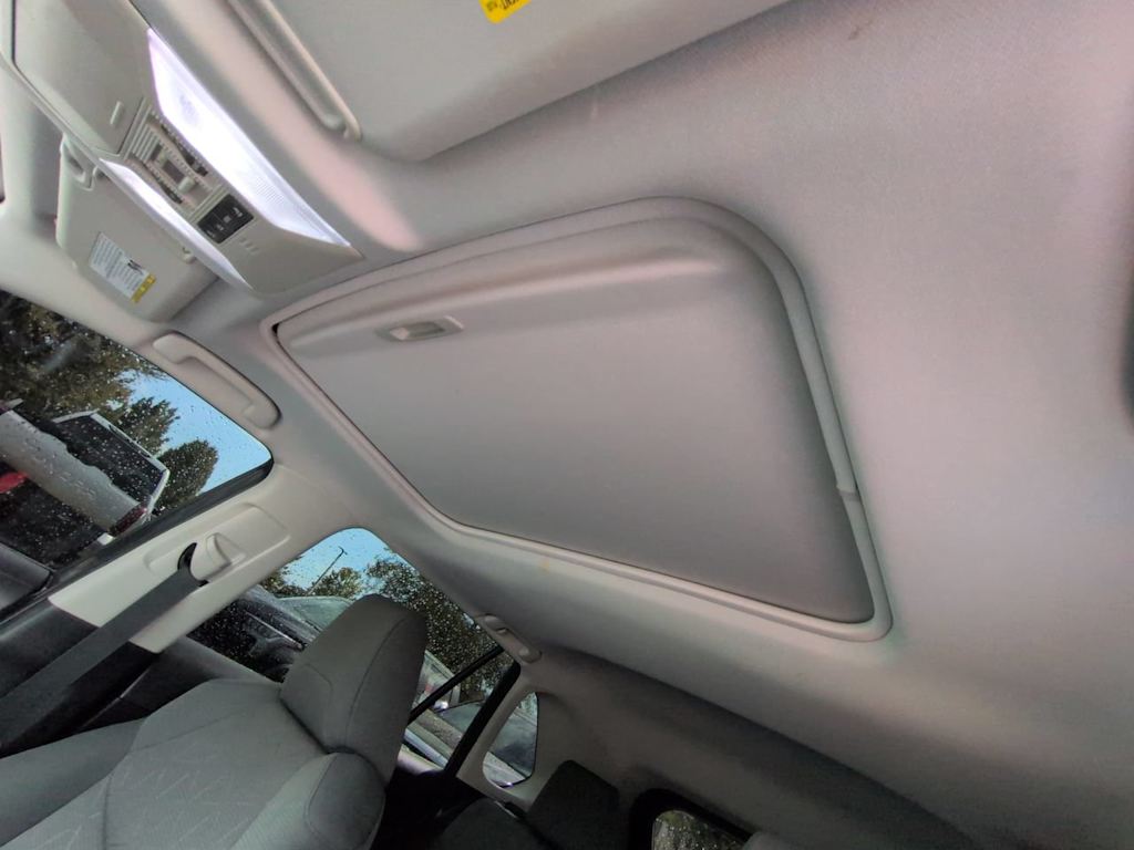 Thumbnail: 2021 Toyota RAV4 - 21