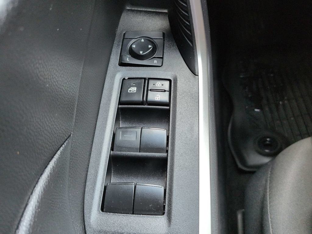 Thumbnail: 2021 Toyota RAV4 - 24
