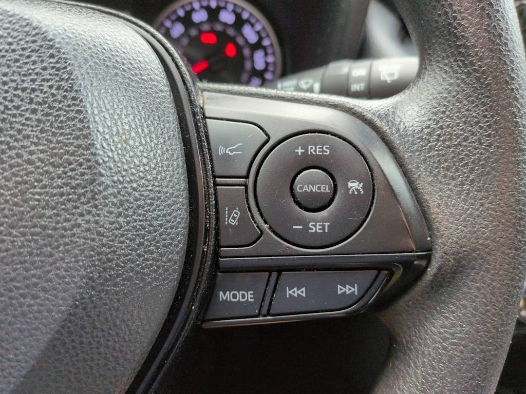 Thumbnail: 2021 Toyota RAV4 - 26
