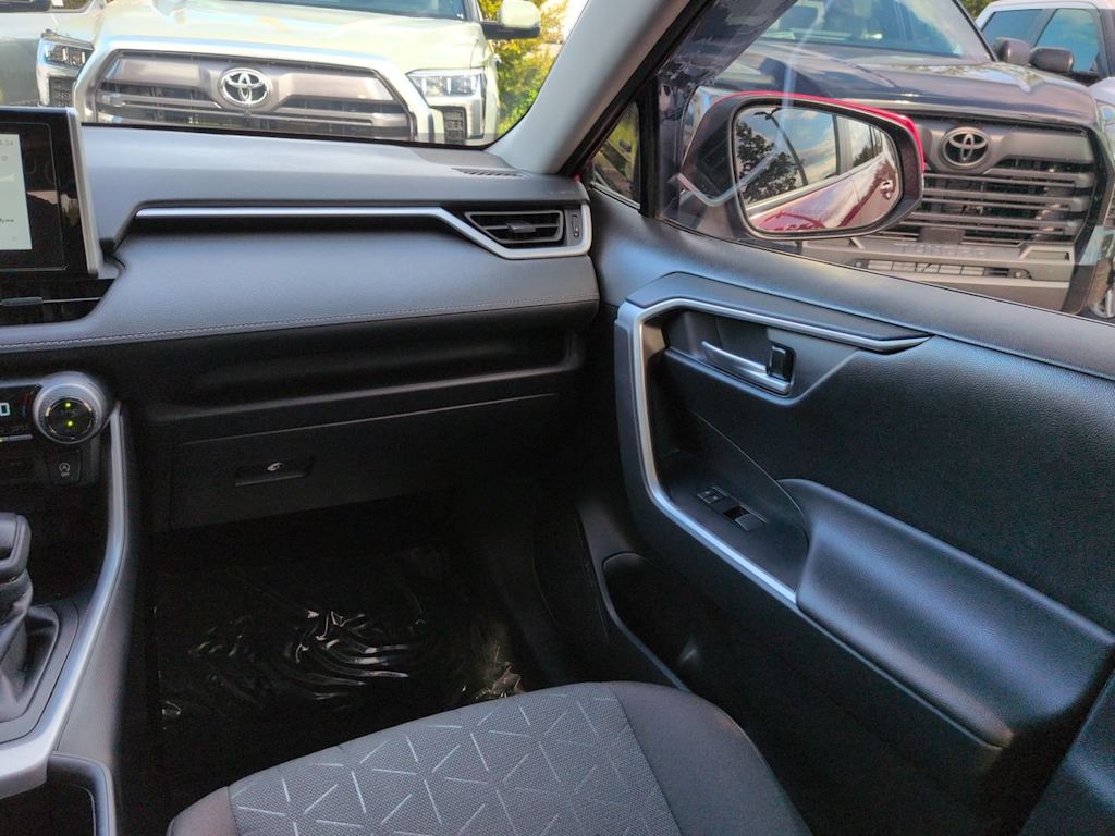 Thumbnail: 2025 Toyota RAV4 - 20