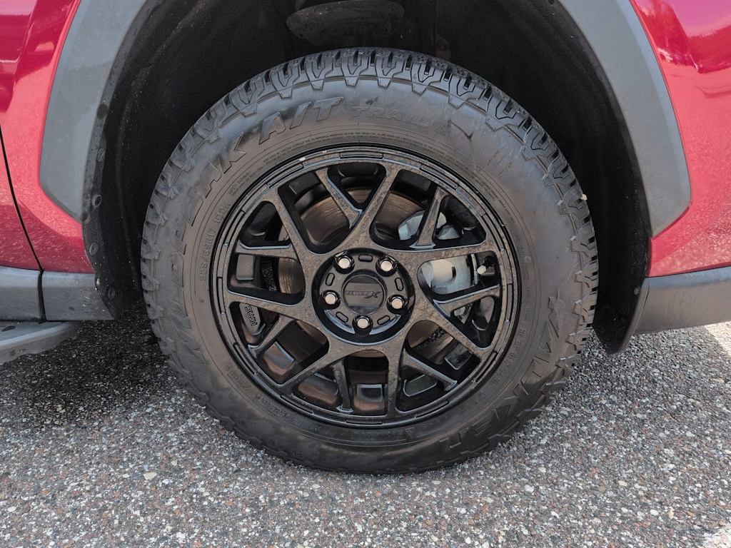 Thumbnail: 2021 Toyota RAV4 - 8