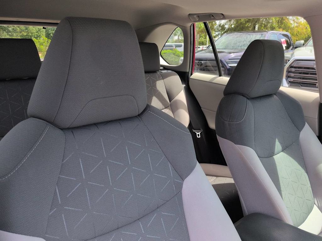 Thumbnail: 2021 Toyota RAV4 - 10