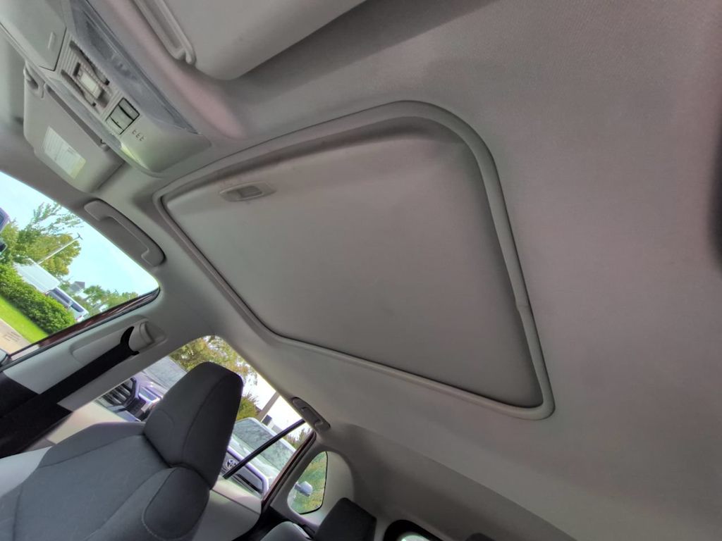 Thumbnail: 2021 Toyota RAV4 - 16