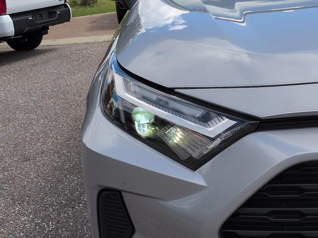 Thumbnail: 2024 Toyota RAV4 - 18
