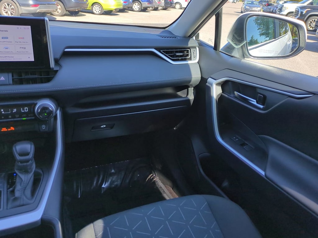 Thumbnail: 2024 Toyota RAV4 - 20