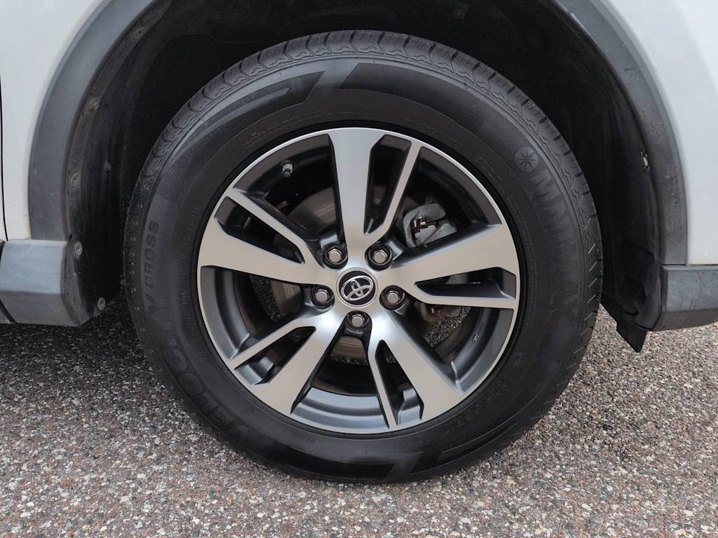 Thumbnail: 2018 Toyota RAV4 - 7
