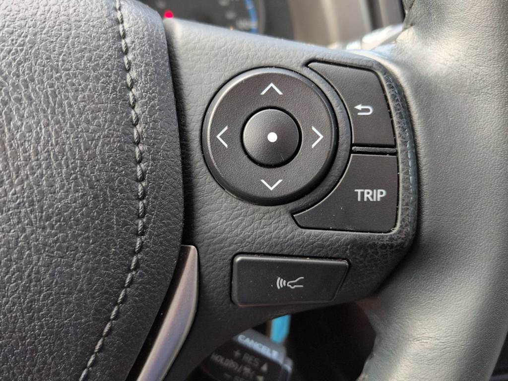 Thumbnail: 2017 Toyota RAV4 - 26
