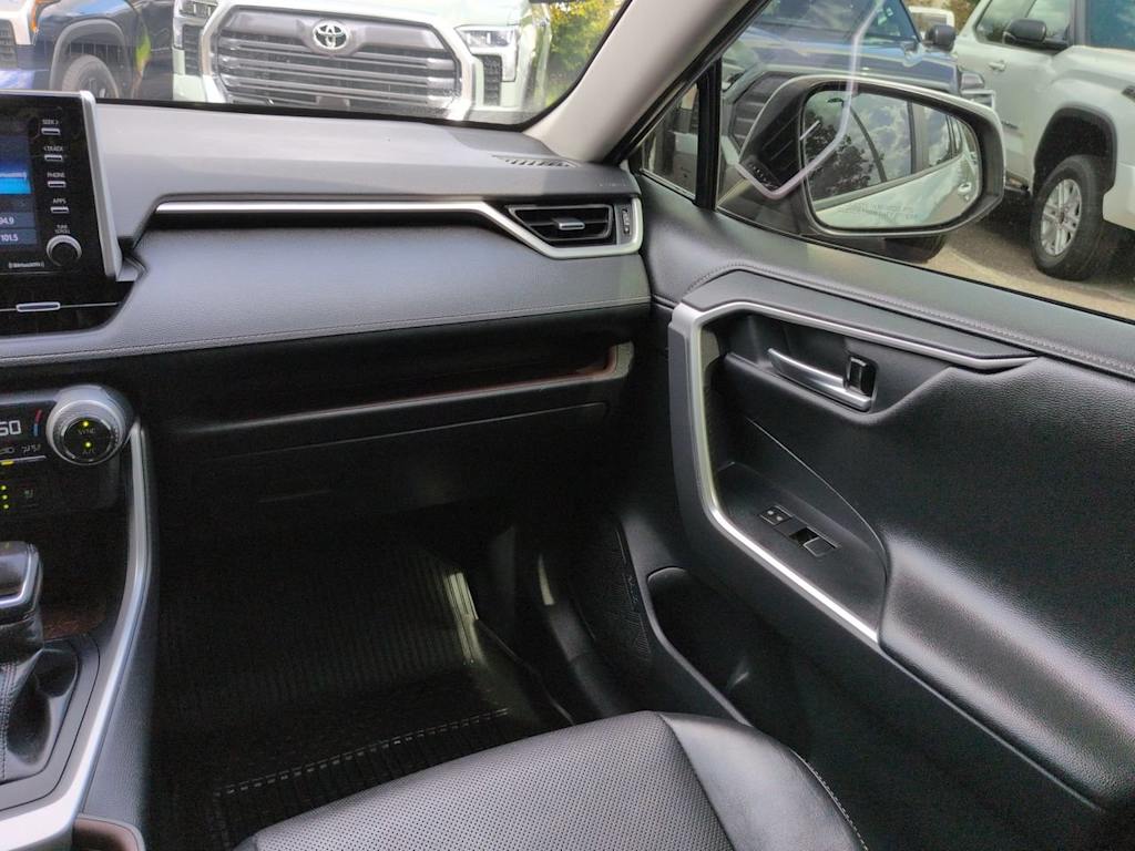 Thumbnail: 2019 Toyota RAV4 - 20