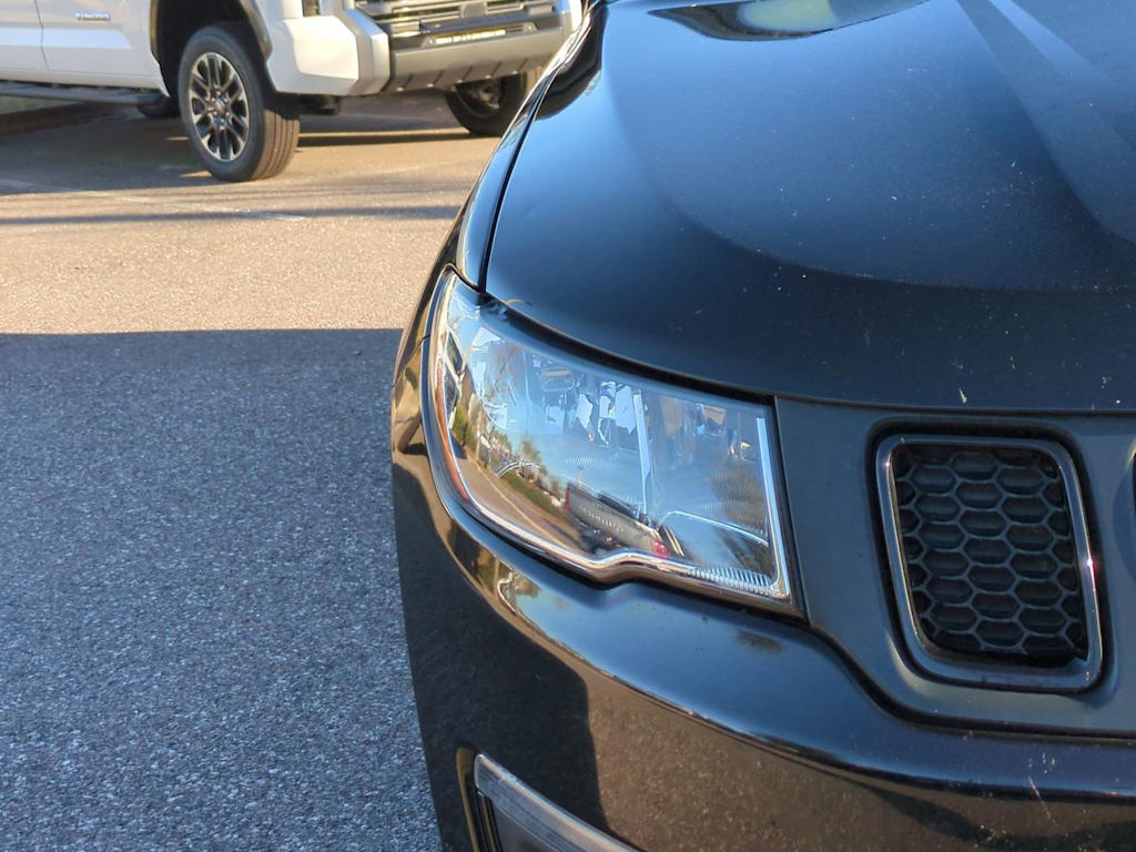 Thumbnail: 2019 Jeep Compass - 16