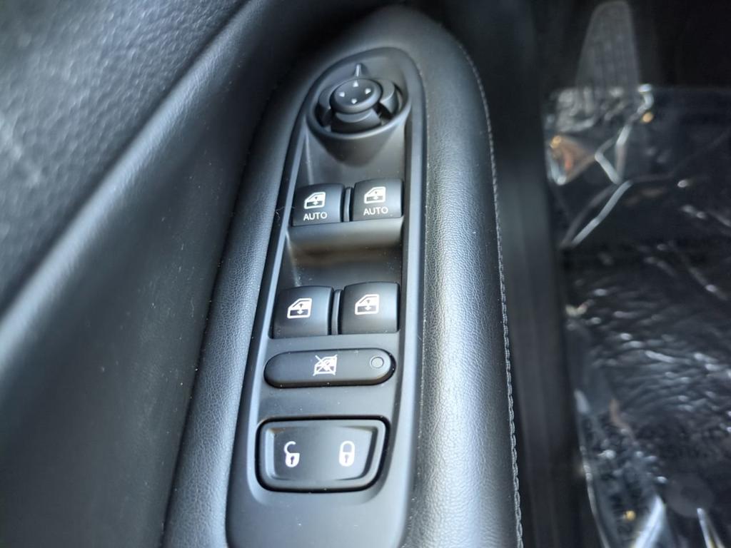 Thumbnail: 2019 Jeep Compass - 21