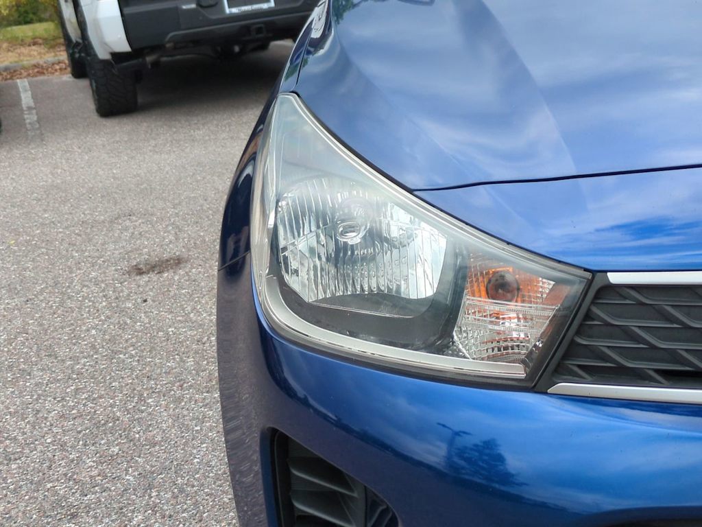 Thumbnail: 2019 Kia Rio - 17