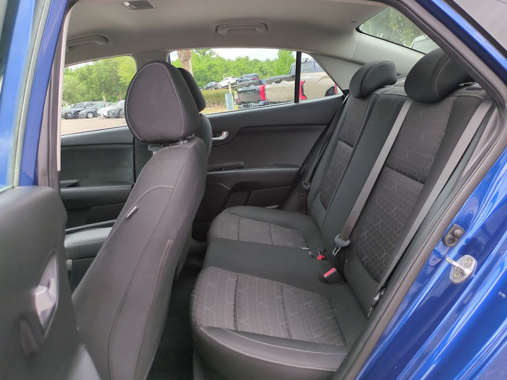 Thumbnail: 2019 Kia Rio - 18