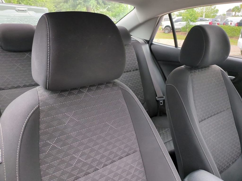 Thumbnail: 2019 Kia Rio - 11